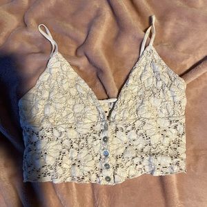 URBAN OUTFITTERS CROPPED TANK